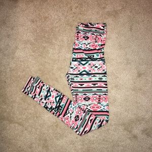 Multi-print leggings.