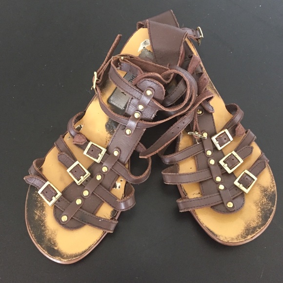 Steve Madden Gladiator Sandal (size 6)