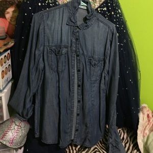 Maurice's dark blue denim shirt!