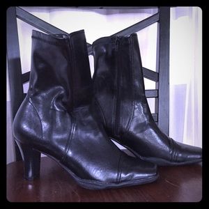 Black A2 boots with heel