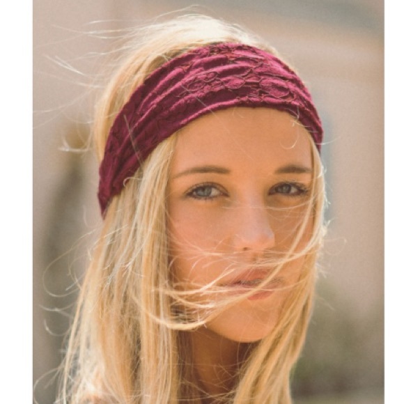 ❗️CLEARANCE❗️Bohochic Wide Lace Headband - Picture 2 of 4