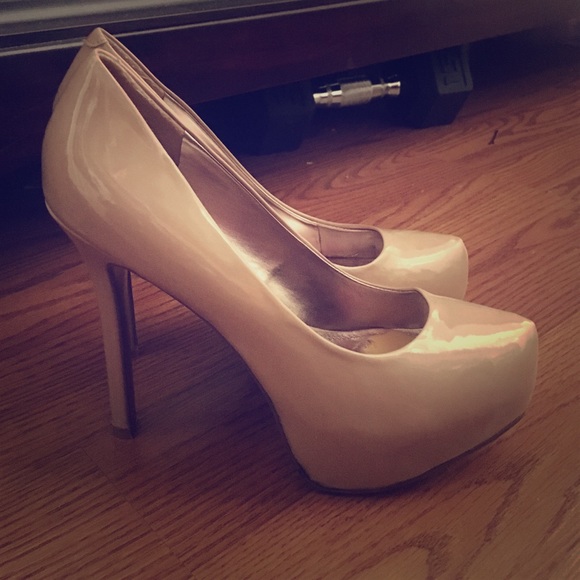 Nude Steve Madden Pumps. 8 1/2