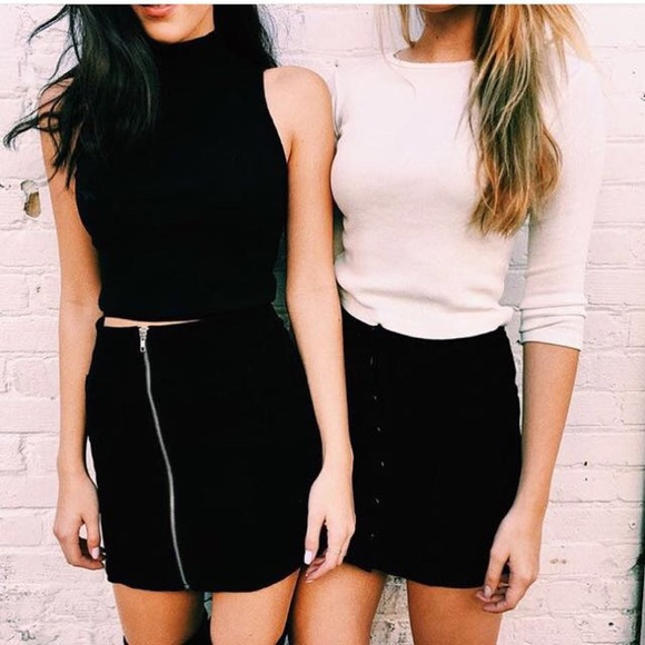 Black brandy Melville corduroy skirt with zipper - Picture 1 of 1