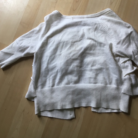 Crop Ruffle Cardigan - Picture 3 of 4