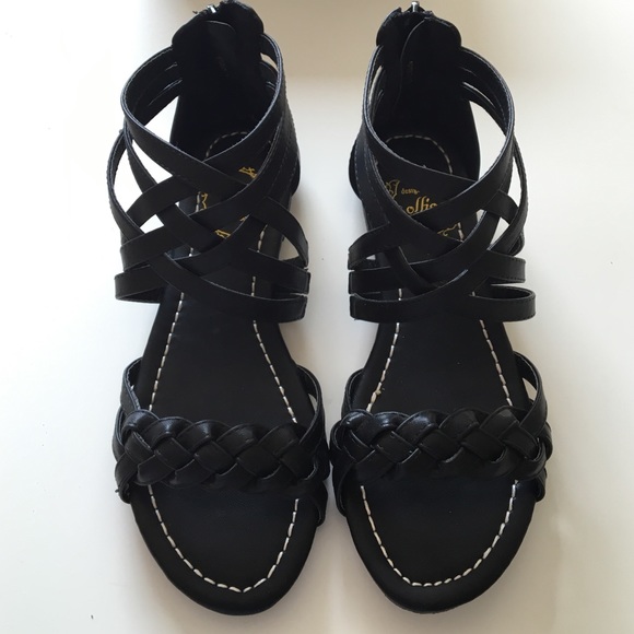 Ollio Women's Gladiator Strappy Zip Closure Sandal