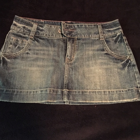 New with tags. American eagle Jean skirt.