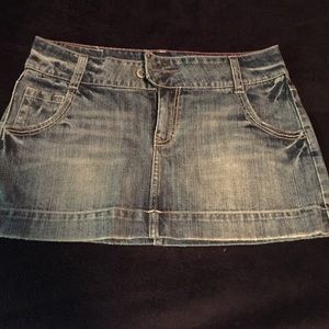 New with tags. American eagle Jean skirt.