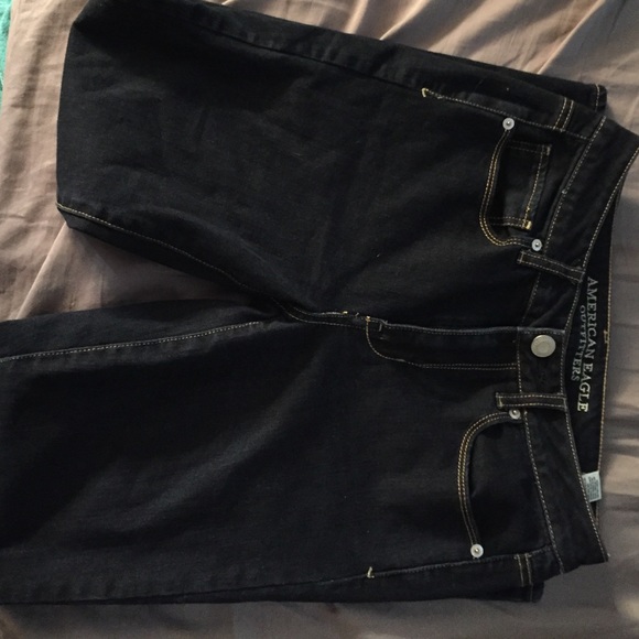 American eagle high wasted blue jeans