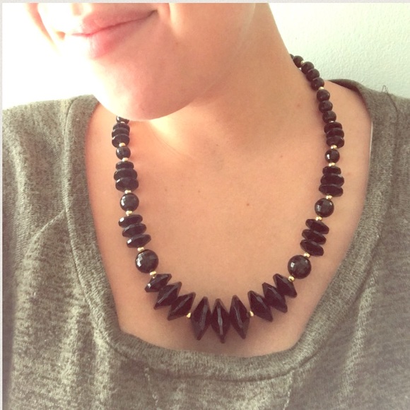 VINTAGE BLACK & GOLD NECKLACE - Picture 2 of 2