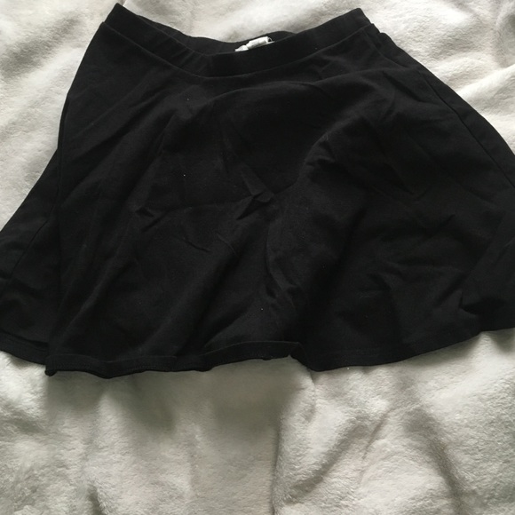 Black skater skirt