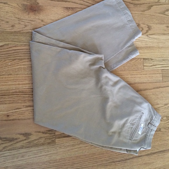 Khaki chino