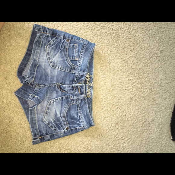 Wallflower Jean shorts - Picture 2 of 2