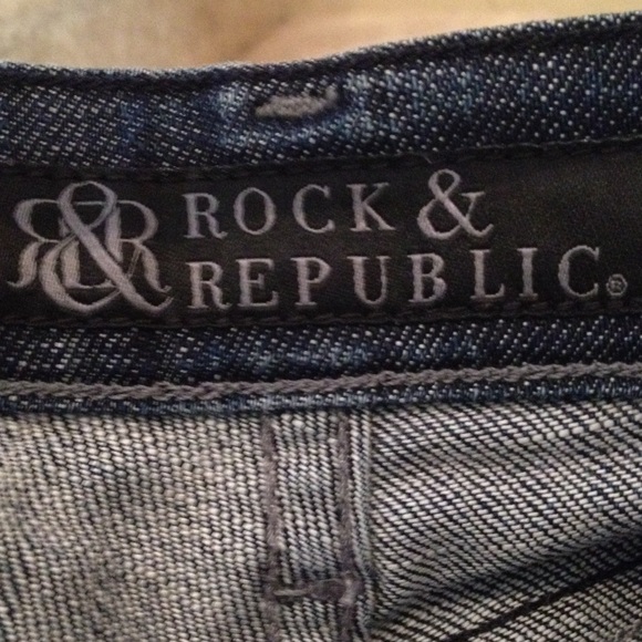 ROCK & REPUBLIC FLARE JEANS SZ 28 - Picture 2 of 4