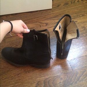 ✨FRYE BLACK BOOTIES