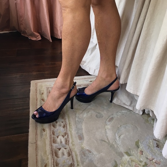 Nine West Metallic navy blue peep toes
