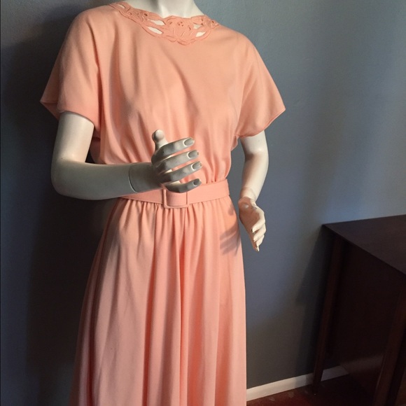 Vintage peach dress. - Picture 2 of 4
