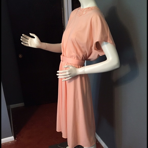 Vintage peach dress. - Picture 3 of 4
