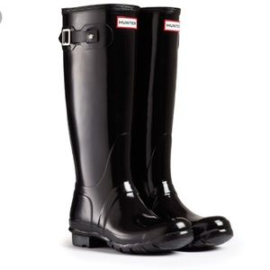Black gloss hunter boots