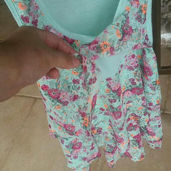 Foral Ruffled Tank - Picture 3 of 3