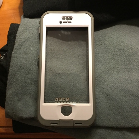 NUUD lifeProof iPhone 5 case