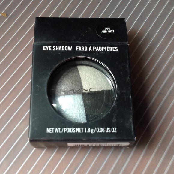 MAC eyeshadow 4 colors Fog and Mist