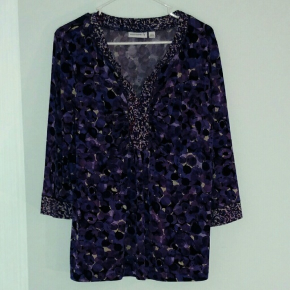 Lovely 3/4 sleeve knit top