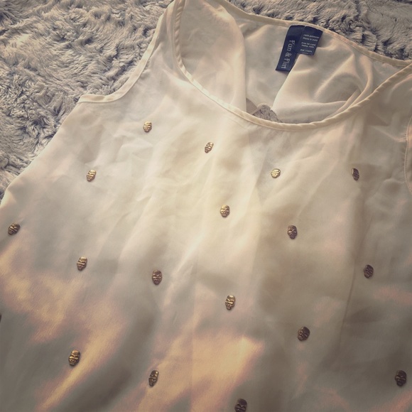 White Tank Blouse w/ Skull Studs 💀
