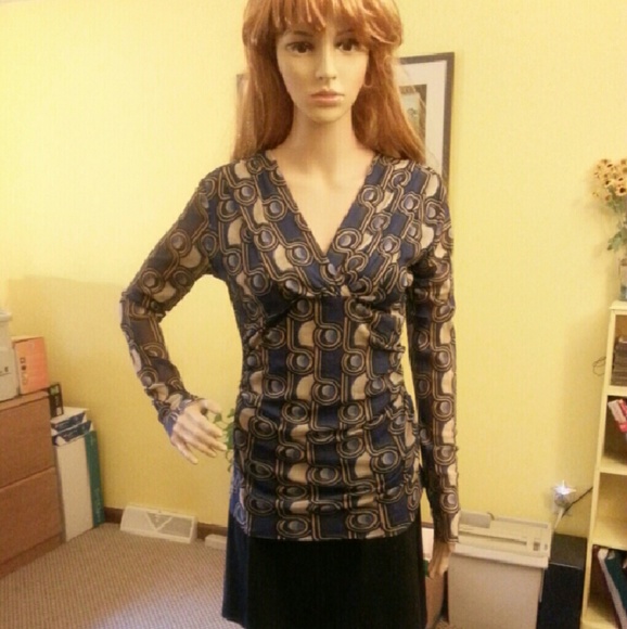 Sweet Pea Navy, Cream & Black top size L