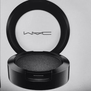 MAC New Eye Shadow in Beyond Gorgeous!