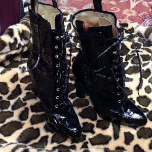 Stunning Hale Bob Boots size 8 1/2