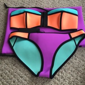 New Triangl Lily in Blueberry Burst M set