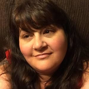 Meet your Posher, Liz