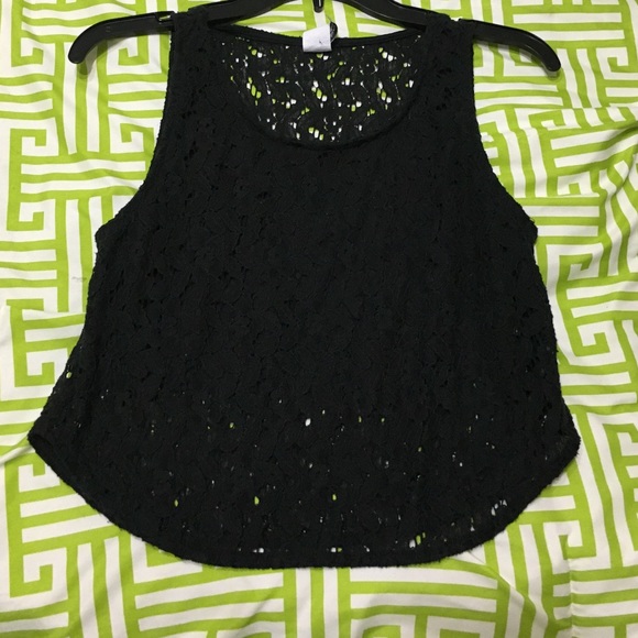 Black crop top