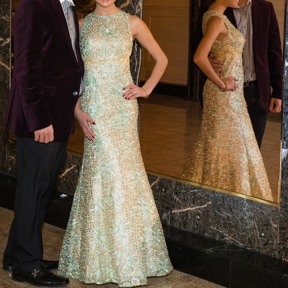 ❤️ GORGEOUS MERMAID TRUMPET STYLE GOWN!! 💃🏻