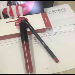 Kylie Jenner (Kristen) Lip Kit Sold Out!