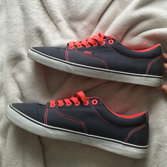 Vans - Picture 2 of 4
