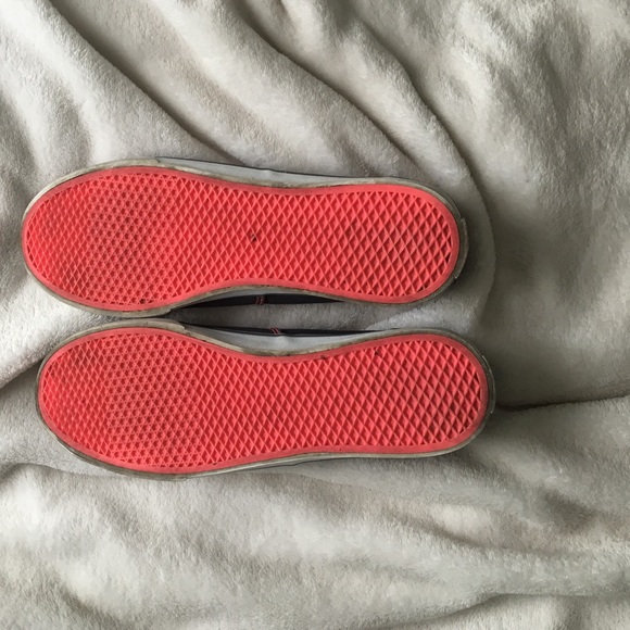 Vans - Picture 3 of 4