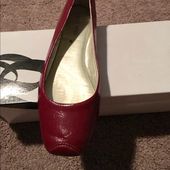 Red flats - Picture 2 of 3