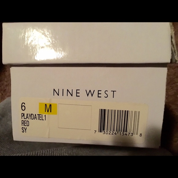 Red flats - Picture 3 of 3