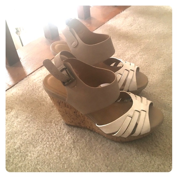 Size 6 White and Nude Wedges