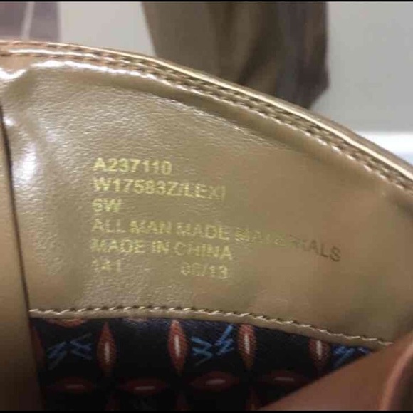 ❌SOLD❌White Mountain Boots - Picture 4 of 4