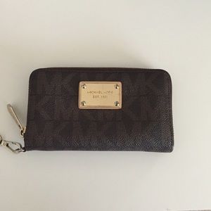 Michael Kors Wristlet