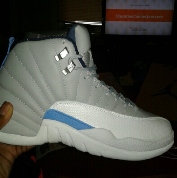 Air Jordan 12's Wolf Grey DS - Picture 2 of 3