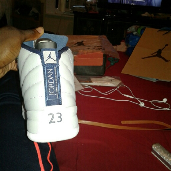 Air Jordan 12's Wolf Grey DS - Picture 3 of 3