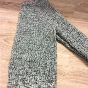 Sweater never worn. From American eagle outfitters