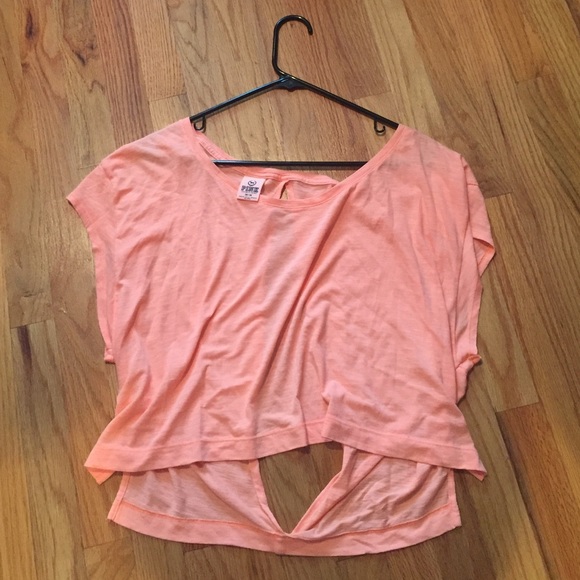☀️VS PINK Off Shoulder Crop Tops w Open Back. NWOT