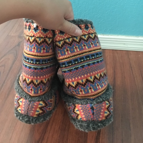 Slippers - Picture 2 of 3