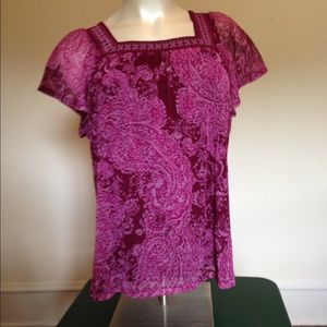 Gorgeous top. 2X Sheer w/ lining. 🌷