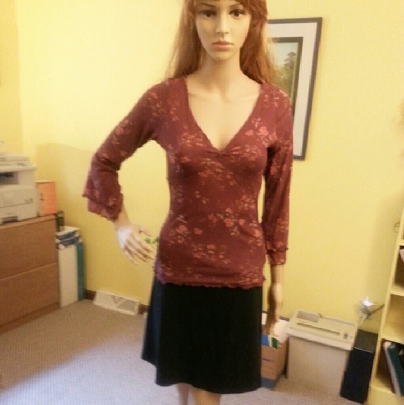 Sweet Pea Maroon top with delicate flower print -M