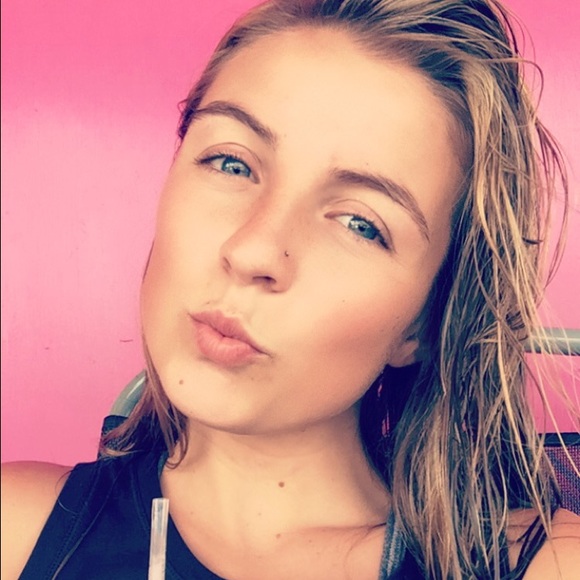 Meet your Posher, Savannah